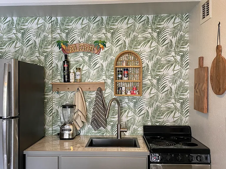 445 Kaiolu St #408 — Photo 8