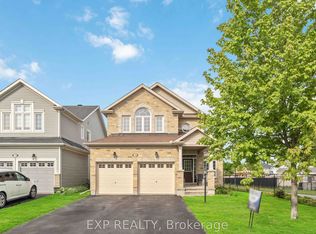 180 Chenoa Way #B, Ottawa, ON K2J0M4