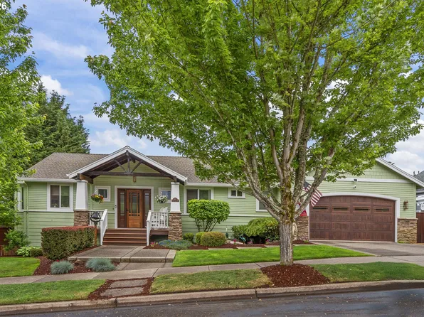 447 NW Mount Mazama St, McMinnville, OR 97128