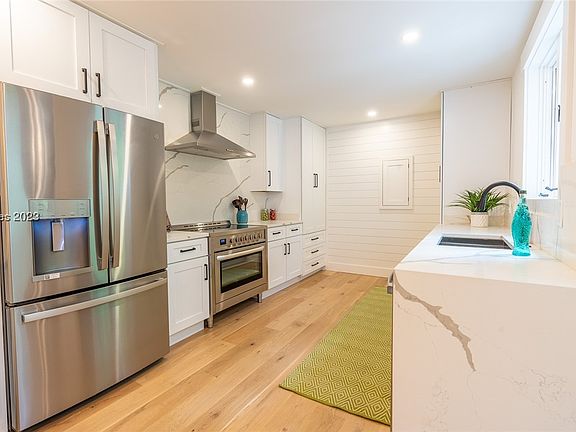 2nd image of 13 Dewberry Ln