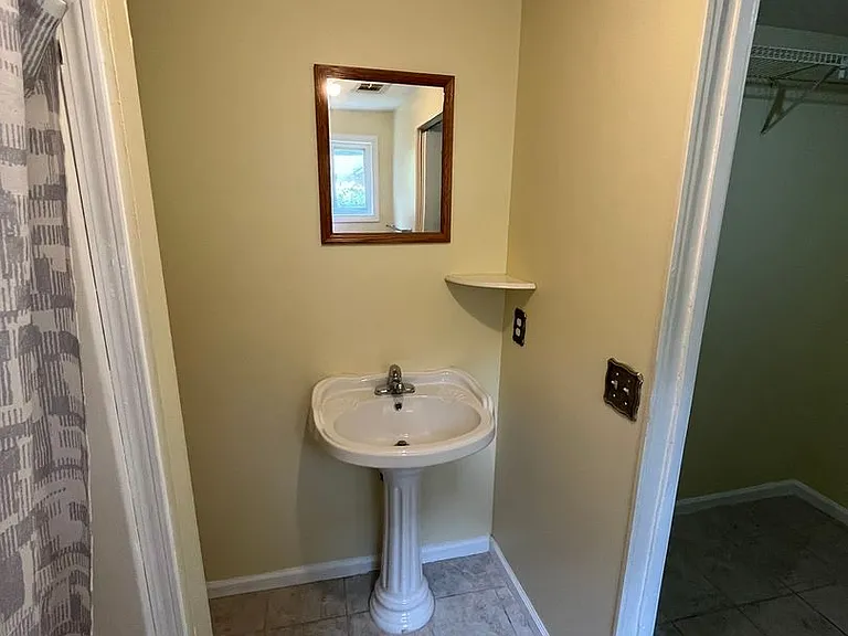951 Celia Dr — Photo 15