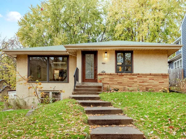 2387 Bourne Ave, Saint Paul, MN 55108