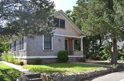 2nd image of 54 Summer St