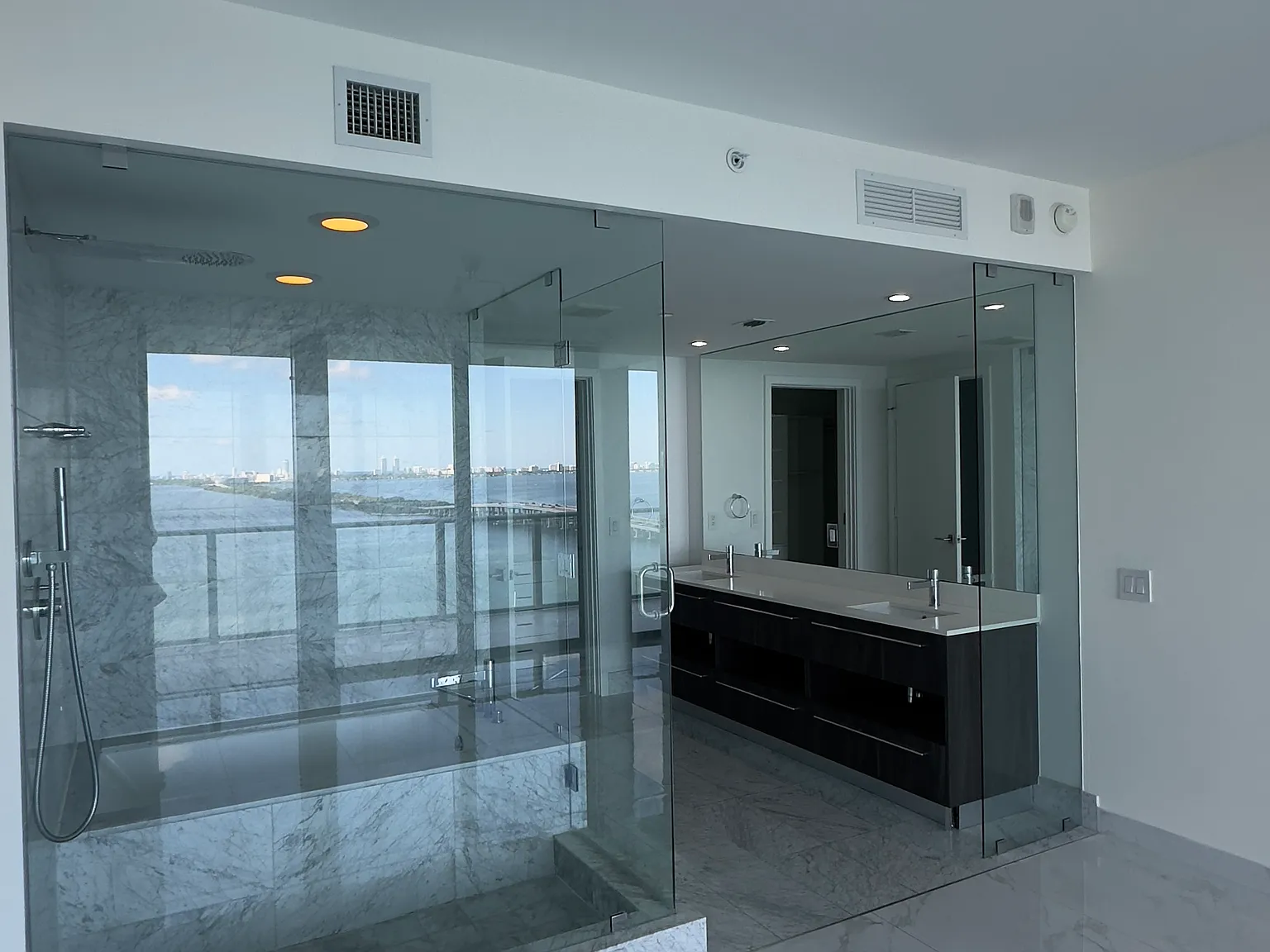2 bed, 1244 sqft, $6,500 — Photo 3