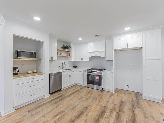 4th image of 308 Richard Dr