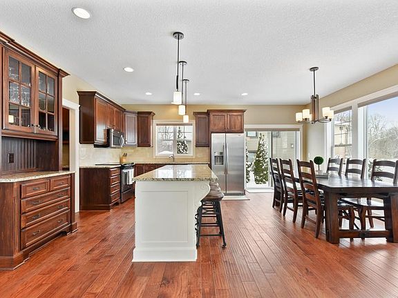 4th image of 1726 Charleston Ln