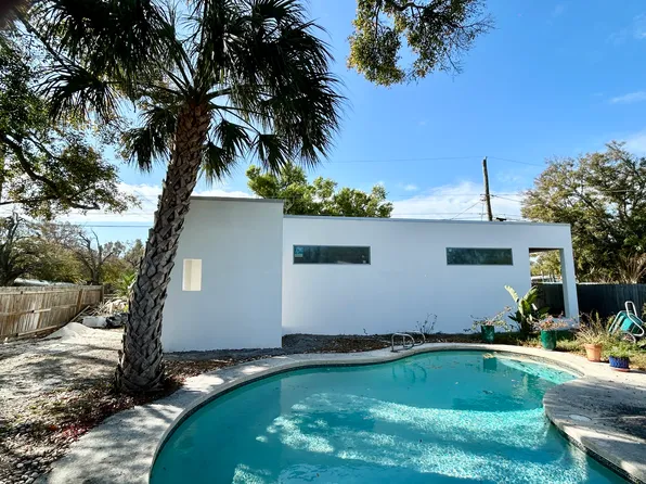 4102 W Wyoming Ave, Tampa, FL 33616