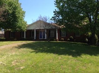 1050 1st St NE, Hickory, NC 28601