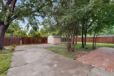 1903 Skylark Dr — Photo 2