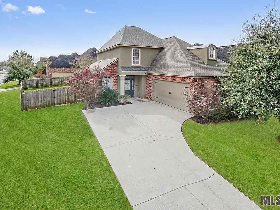 1st image of 36327 W Pine Grove Ct