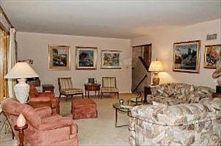 2nd image of 1511 W Greenbriar Dr