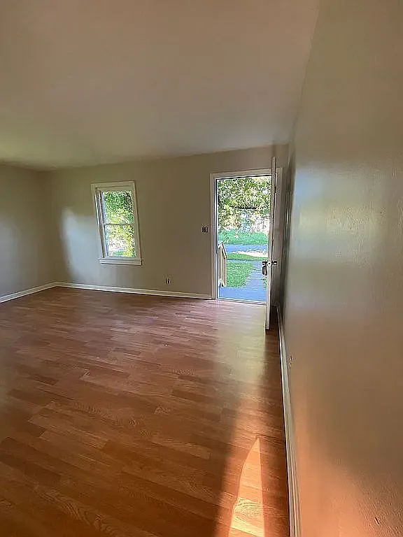 2 bed, 780 sqft, $980 — Photo 2