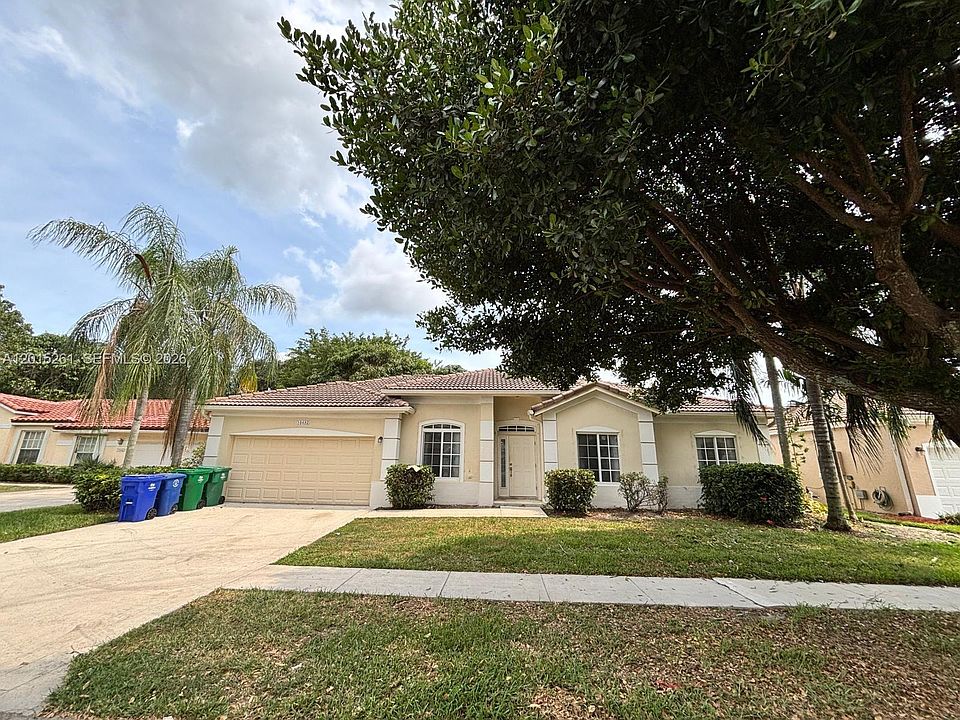 1st image of 10492 SW 20th St