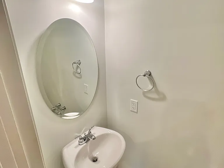 108 Horncastle Ct — Photo 11