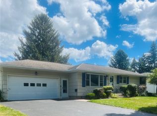 138 Andrea Ln, Rochester, NY 14609