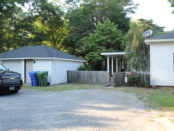 DETACHED GARAGE