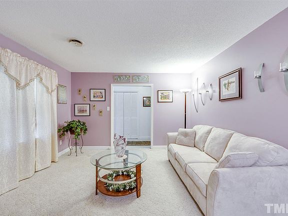 4th image of 2331 Oriole Dr