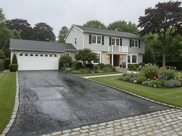 307 Plymouth Avenue, Brightwaters, NY 11718