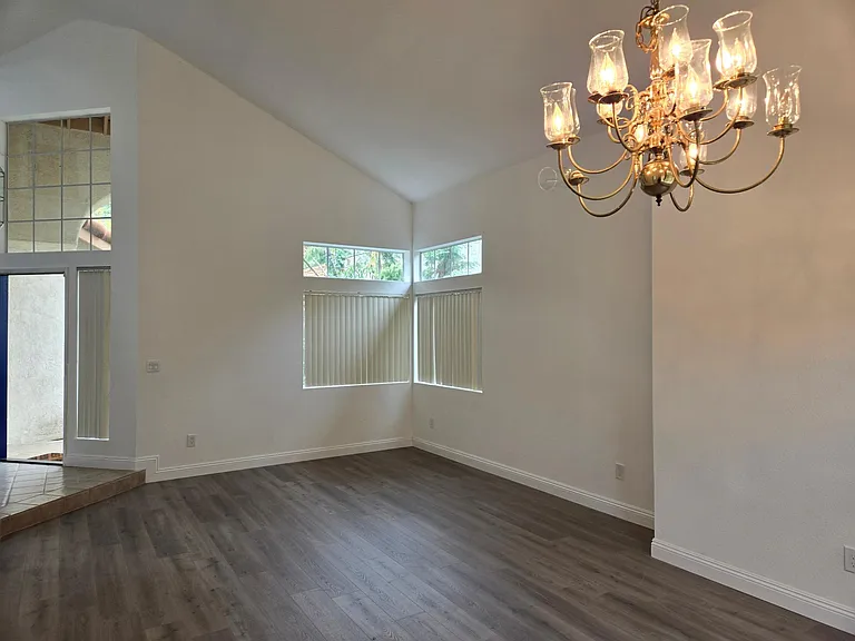 9480 Maler Rd — Photo 5