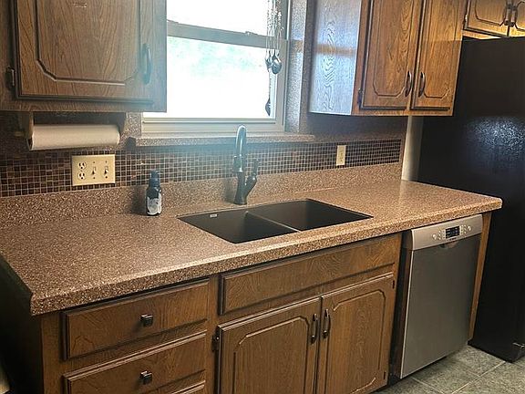 4th image of 319 N Shady Ln