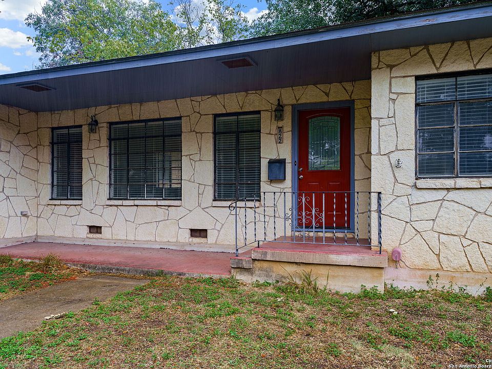 1st image of 822 E Krezdorn St