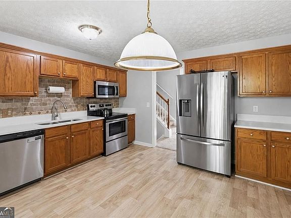 4th image of 2455 Tolliver Dr