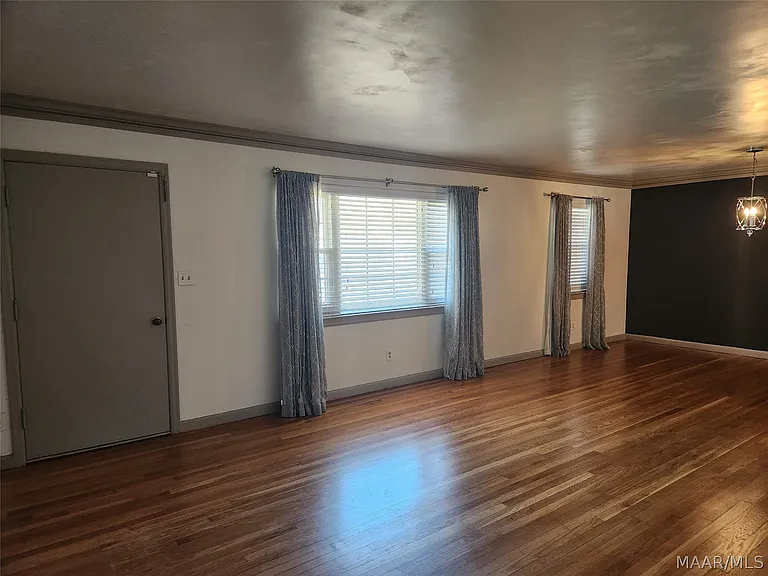 2814 Ashley Ave — Photo 5
