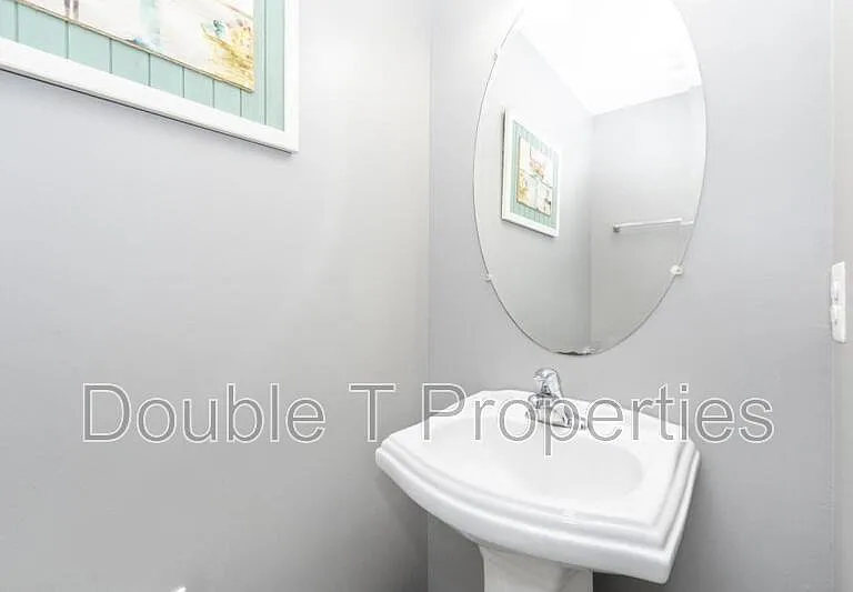 1841 Graymount Way — Photo 26