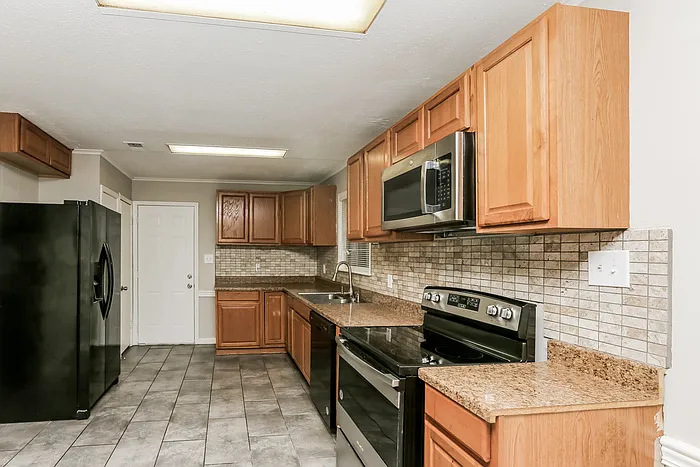 3328 E Lisa Dr — Photo 6