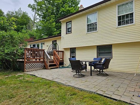 3rd image of 25 Stangel Drive