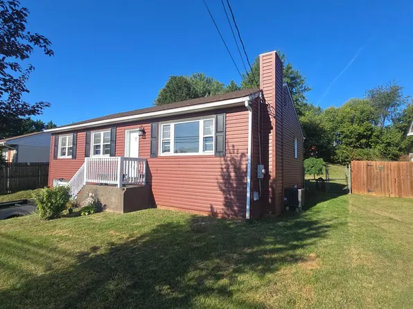 1041 N Mildred St, Ranson, WV 25438