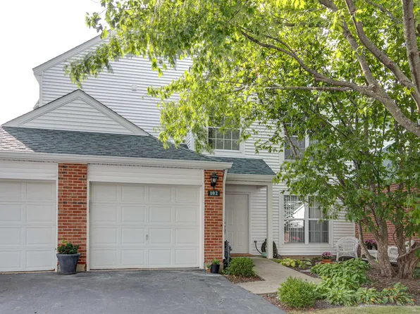 102 Welwyn St, Lake Bluff, IL 60044