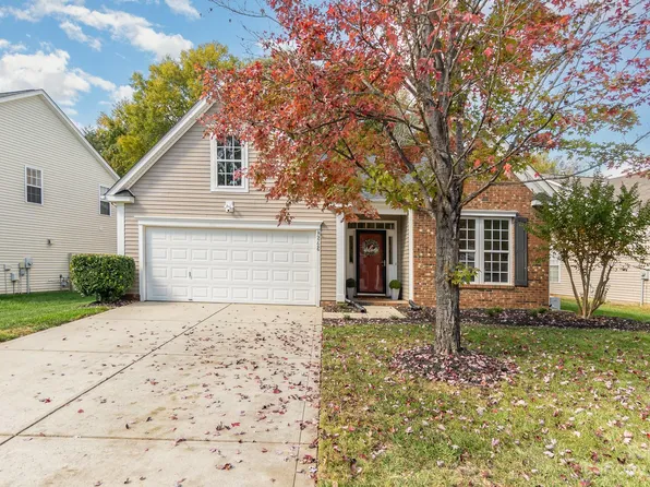 9726 Waltham Ct, Charlotte, NC 28269