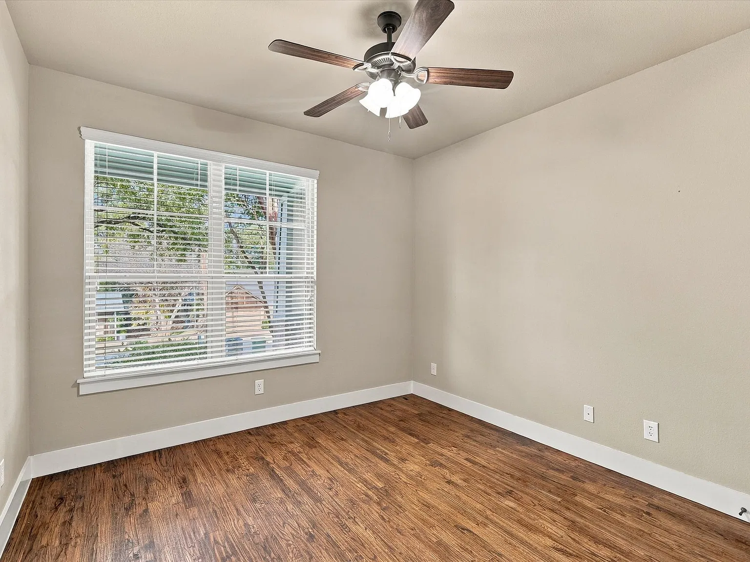 4 bed, 2161 sqft, $3,295 — Photo 2