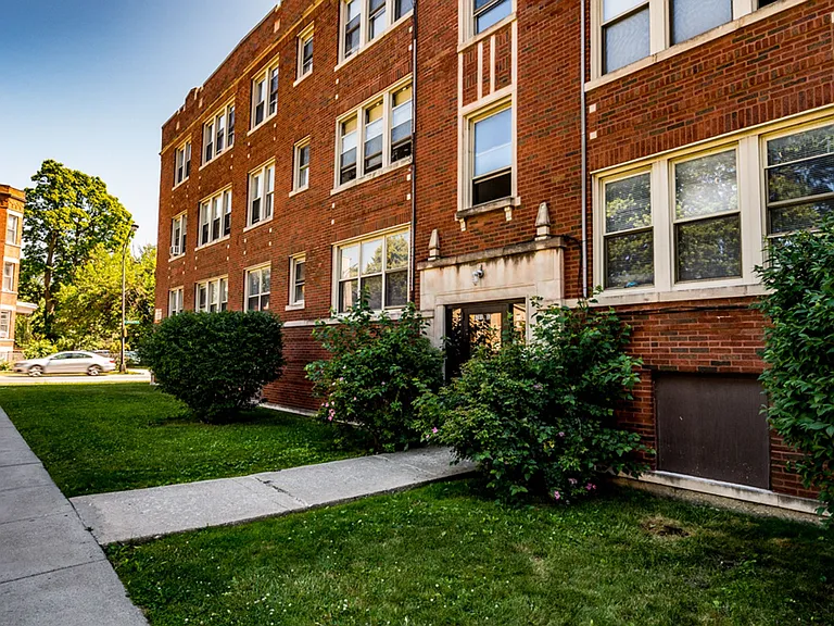 6705 S Michigan — Photo 10