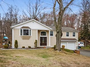 135 Oldfield Rd, Trumbull, CT 06611