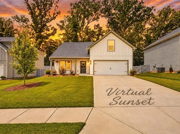 366 Fox Creek Dr, Braselton, GA 30517