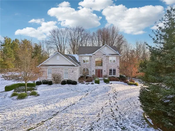 9325 Chesapeake Dr, North Royalton, OH 44133