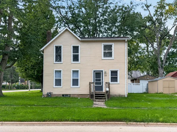 529 S Locust St, Sycamore, IL 60178