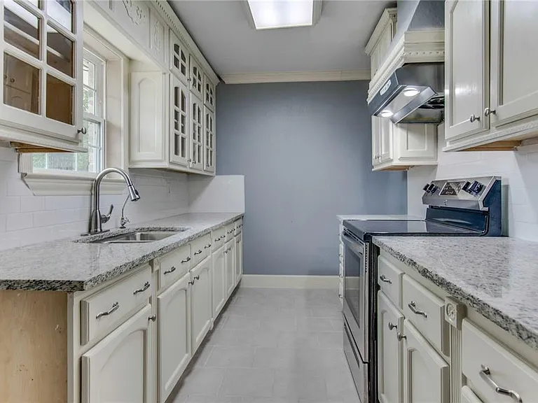 2310 Ridgedale Dr — Photo 6