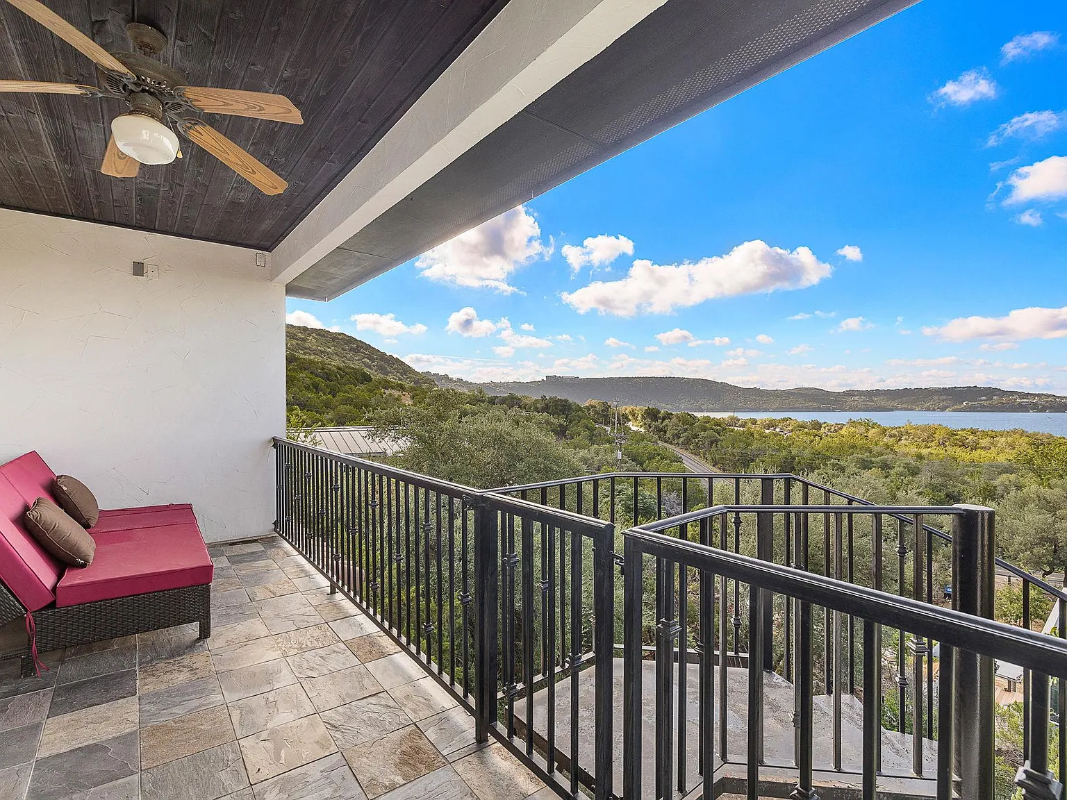4 bed, 3.0 bath, 2130 sqft, $4,750 — Photo 2