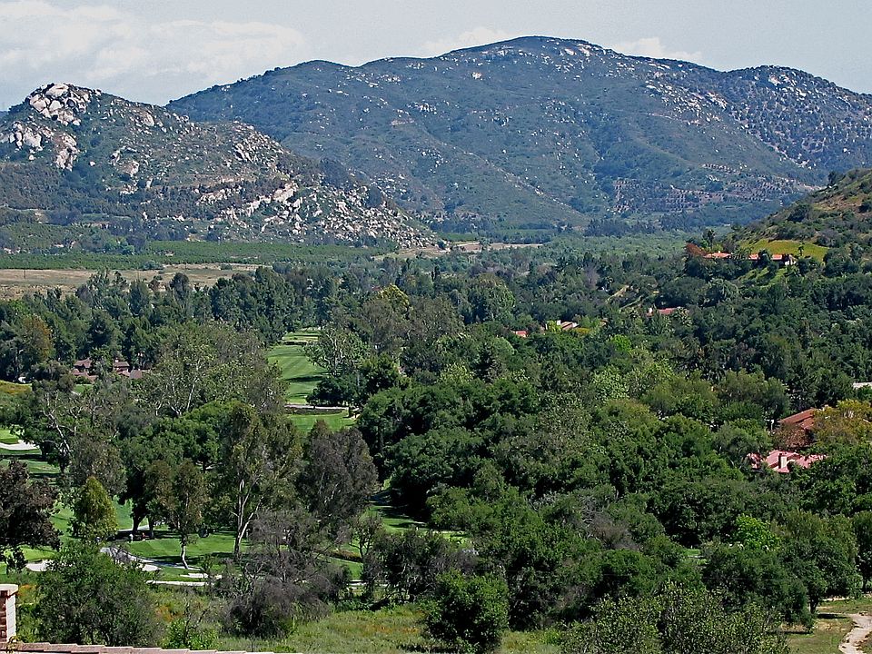 1st image of 1044 Vista Valle Camino