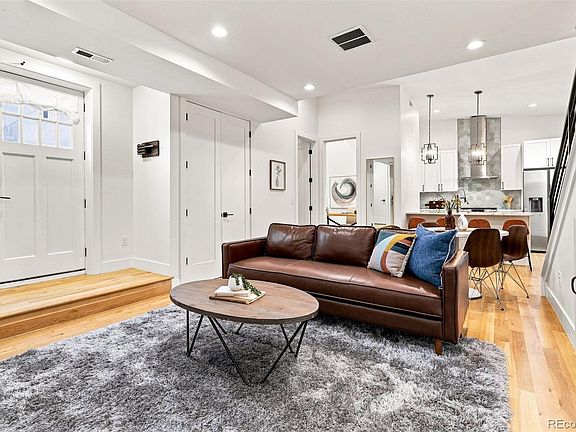 3rd image of 475 N Galapago Street #2