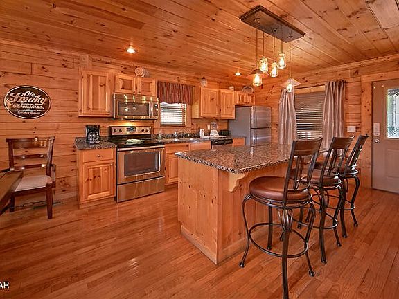 5th image of 1627 Little Cabin Loop