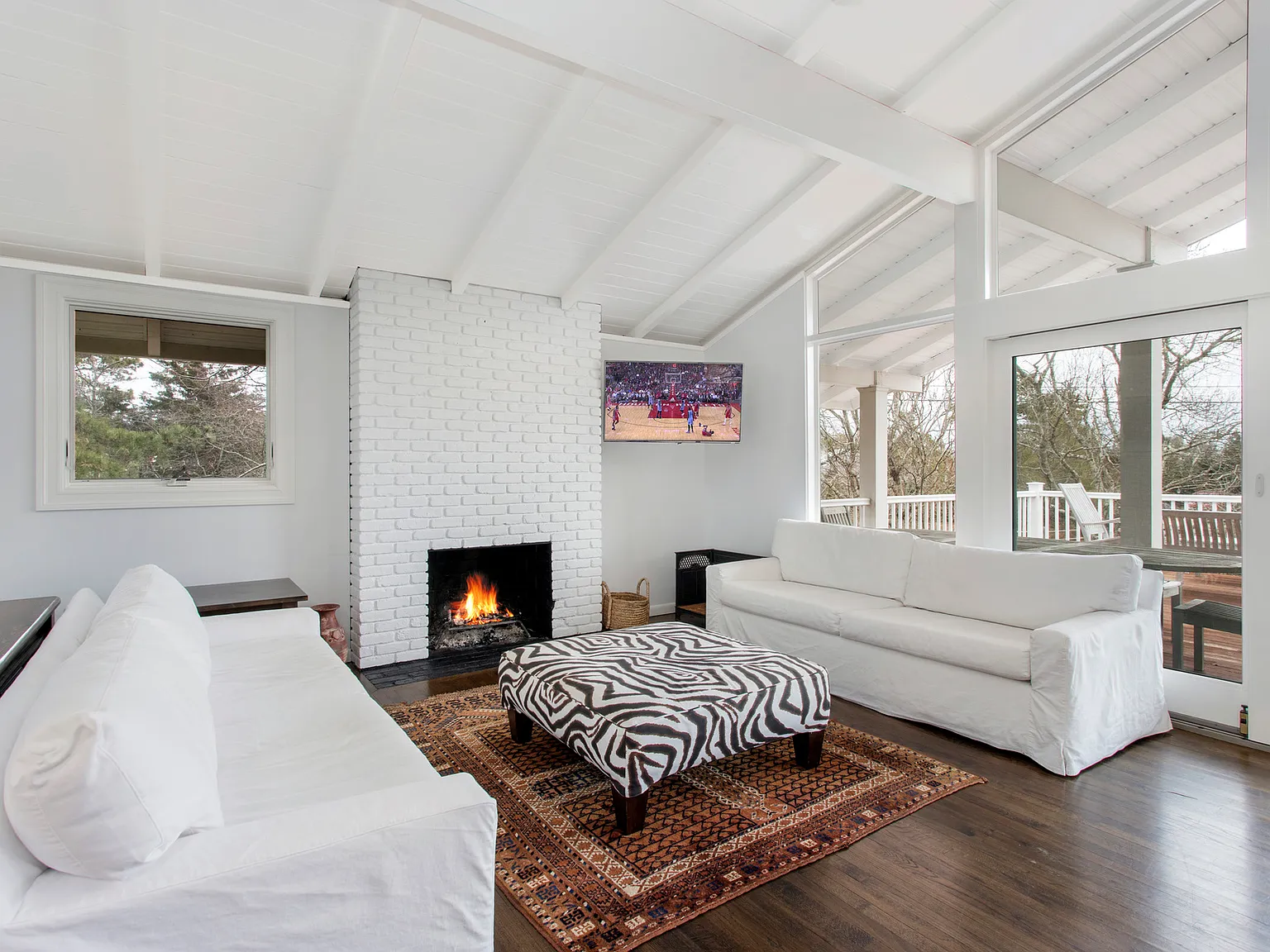 Dunes Beach Modern ~ Short Distance to Ocean — Photo 1