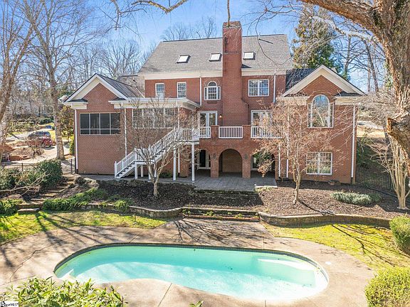 2nd image of 25 Club Forest Ln
