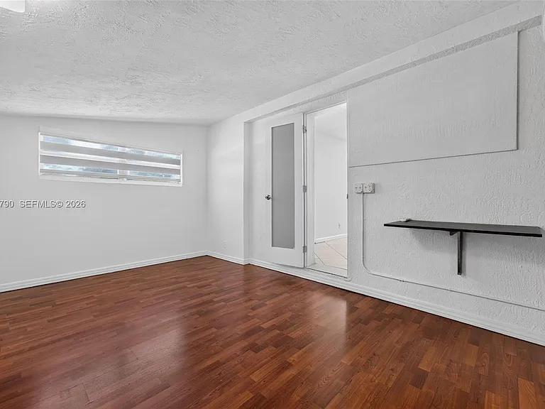 5921 NE 1st Ave — Photo 14