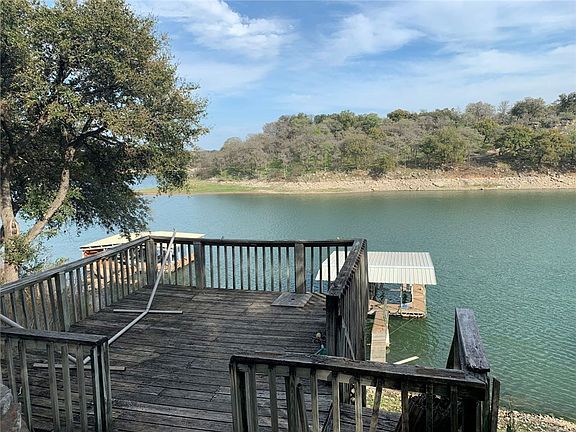 3rd image of 924 Yacht Harbor Dr