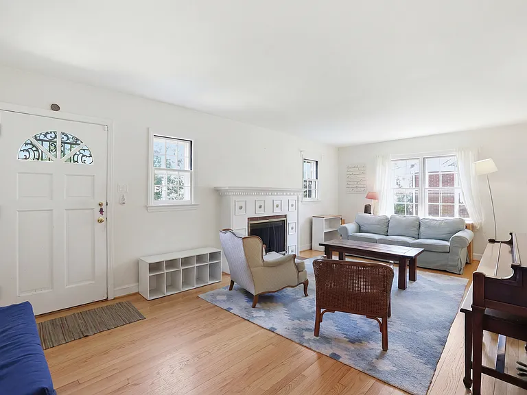 7322 Edmonston Rd — Photo 3