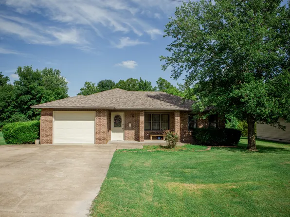 920 S Gary Avenue, Bolivar, MO 65613